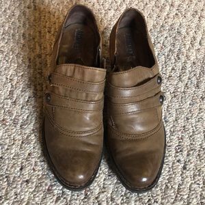 Born Distressed Leather Shoes